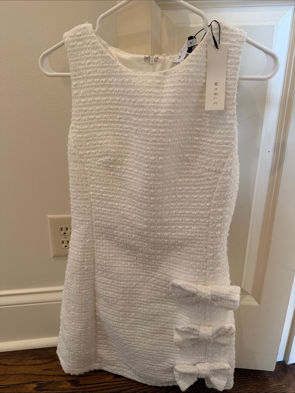 Mable Sleeveless Tweed White Mini Dress with Decorative Bows
